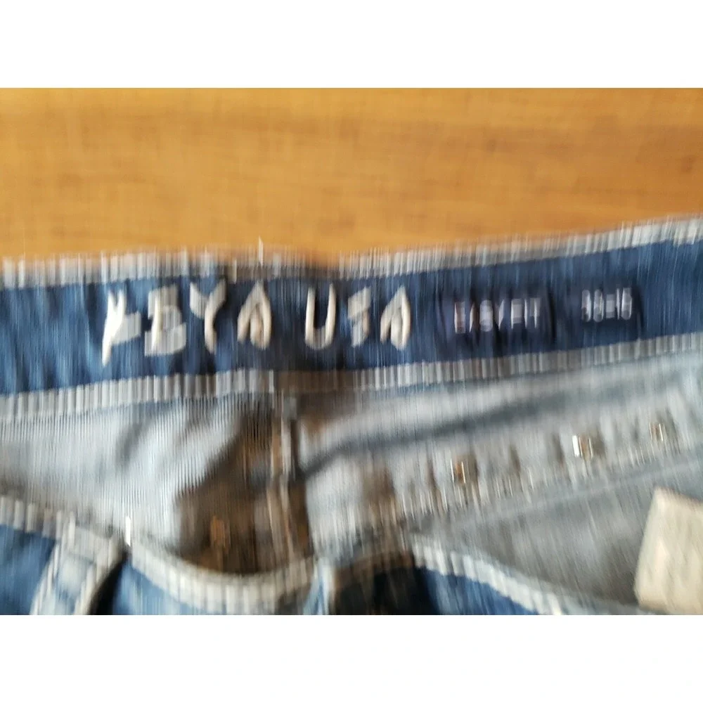 Sz 15 Jr Keya USA Women Easy Fit  Rhinestones Embroidered Cuff Capri Jean EUC - Picture 6 of 11